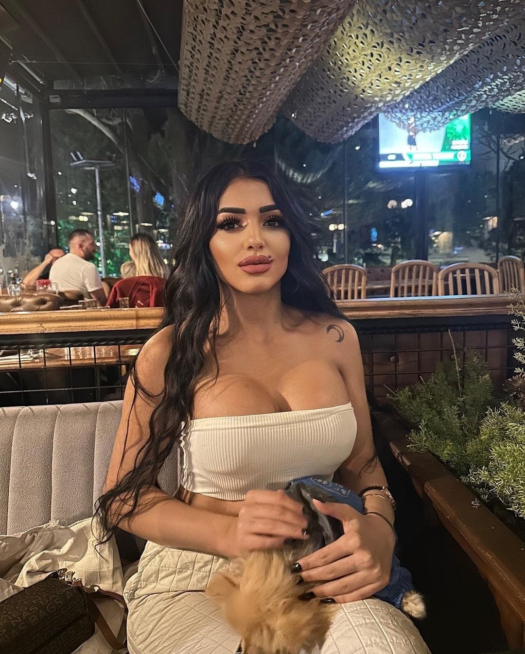 Ayvalık Aşka Doymuş Kadın Bayan Escort Gökçe
